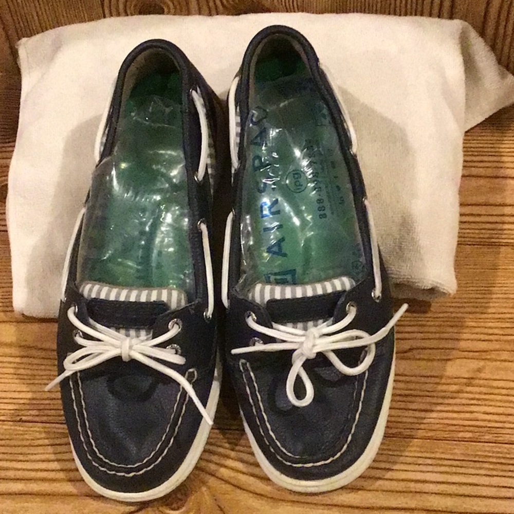 Sz.9 Sperry Top-Sider Navy Leather Flats.  CLOSET CLEANOUT
